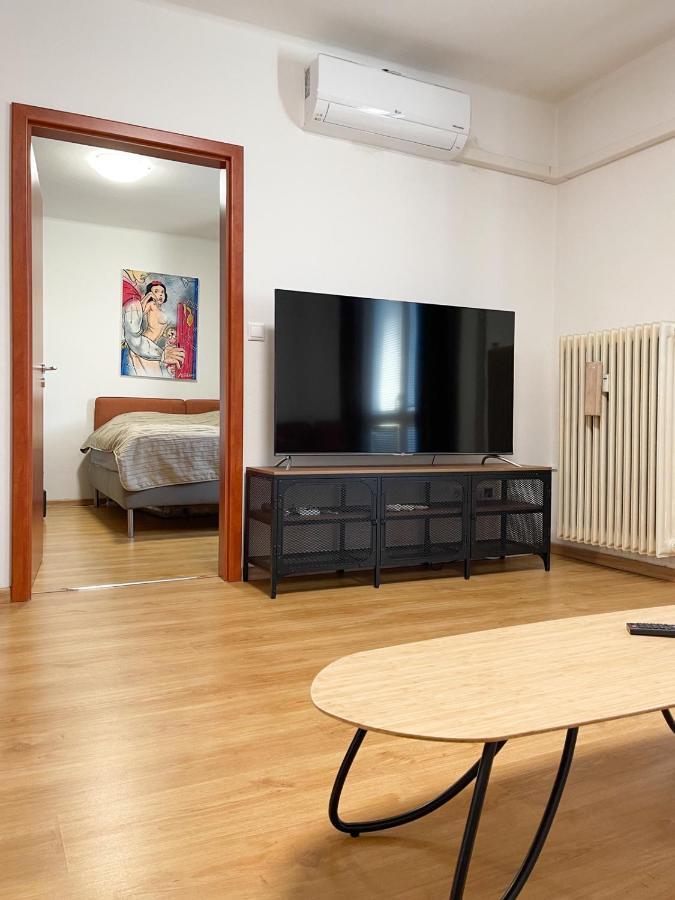 City Center 2 Bedroom A/C Apartment Братислава Екстер'єр фото